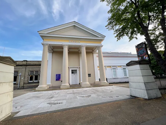 Leicester-Museum-Art-Gallery.webp